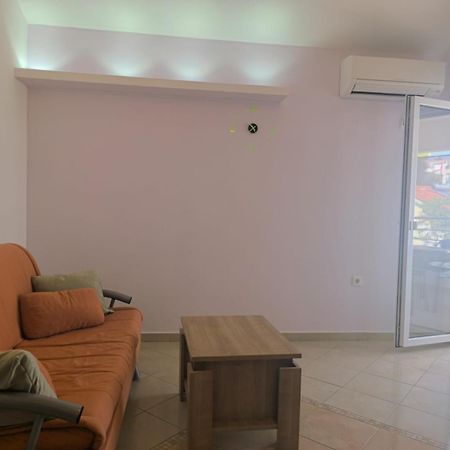 Apartments Otok 2 Traù Esterno foto