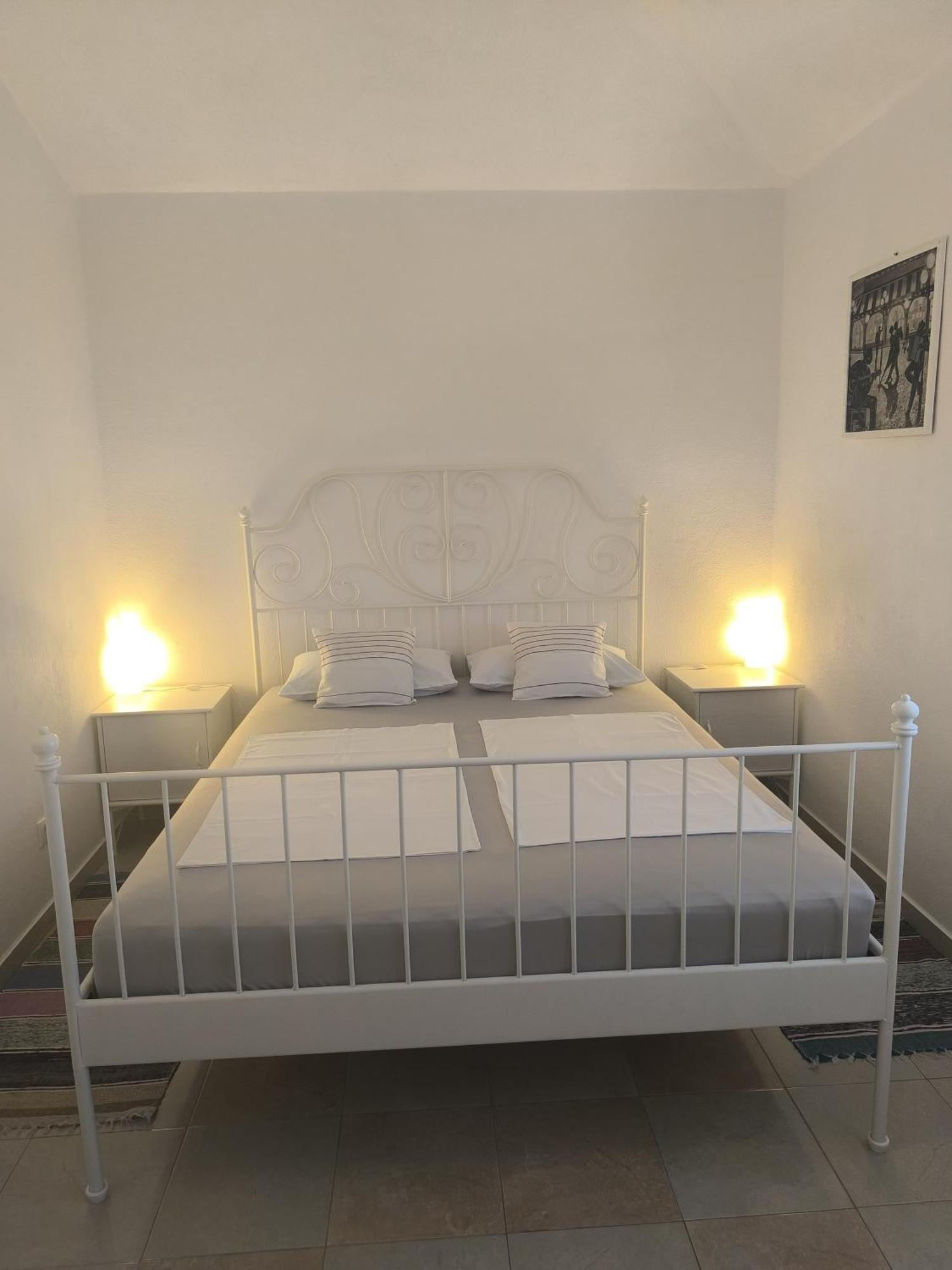 Apartments Otok 2 Traù Esterno foto