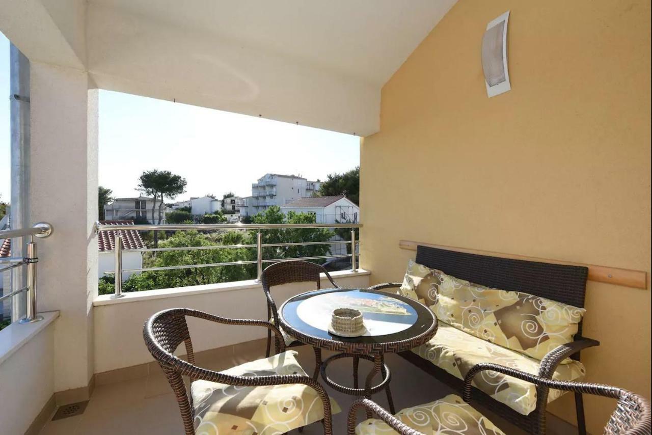 Apartments Otok 2 Traù Esterno foto